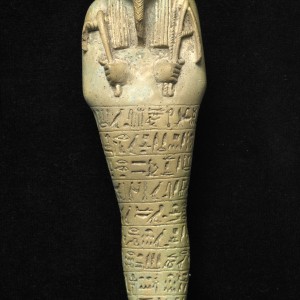 On the opposite Ushabti di/ushabtis of Pakhaas Egizio/egyptian Dinastia/dynasty 26, 664–526 a.C./BC British Museum, London, EA34186 ©The Trustees of the British Museum All rights reserved ©2024 J. Paul Getty Trust