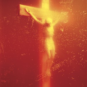 ANDRES SERRANO Piss Christ (Immersions), 1987 ©Andres Serrano Courtesy l’artista/the artist e/and Galerie Nathalie Obadia, Paris/Bruxelles